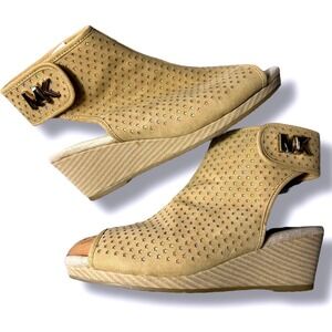 Michael Kors Wedges heels boots beige Cate Foe Sand Peep Toe Star Accents Sz 5